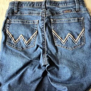 Women's wrangler classic Blue Jeans women size 11 EUC